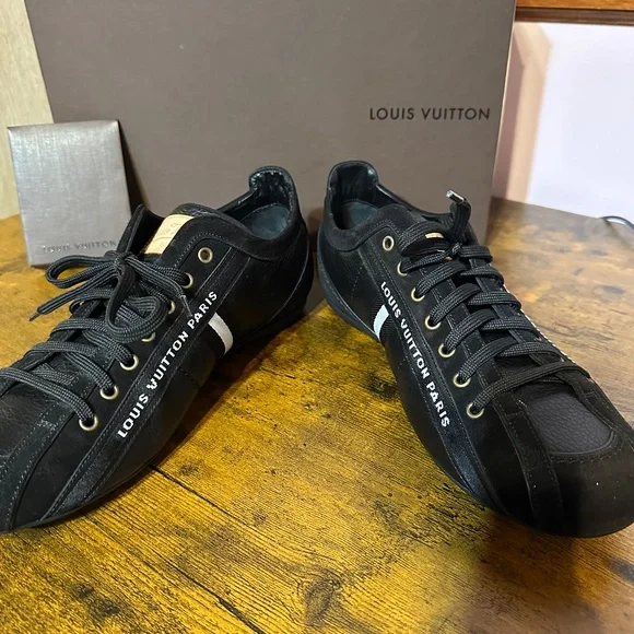 Authentic Men’s Sneaker Louis VuittonSize 7 /L 0019/Leather/Black without box